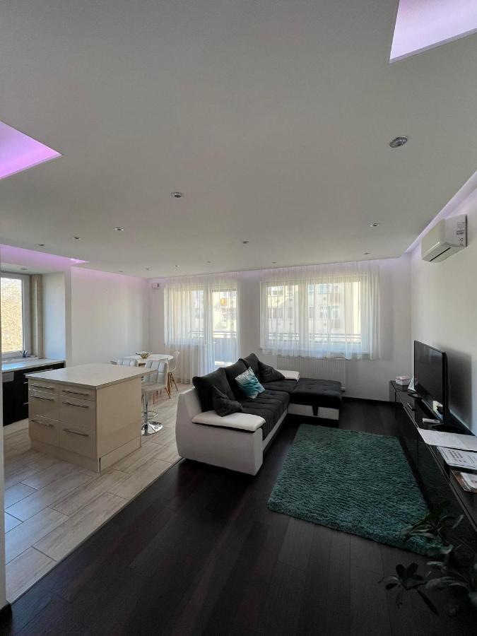 Big Forest Apartman Apartment Debrecen Ngoại thất bức ảnh